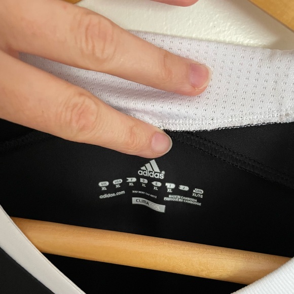 Women’s Adidas XL t-shirt - Picture 4 of 4